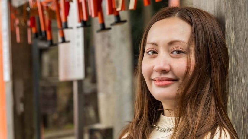 Kyoto: Fushimi Inari Shrine Private Photoshoot - Meeting near 南神具(株)