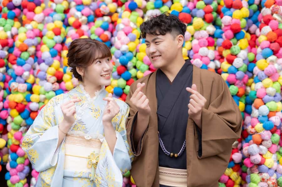 Kyoto Kimono Professional Photoshoot - Thirty minutes of posing with photographer Yoshino