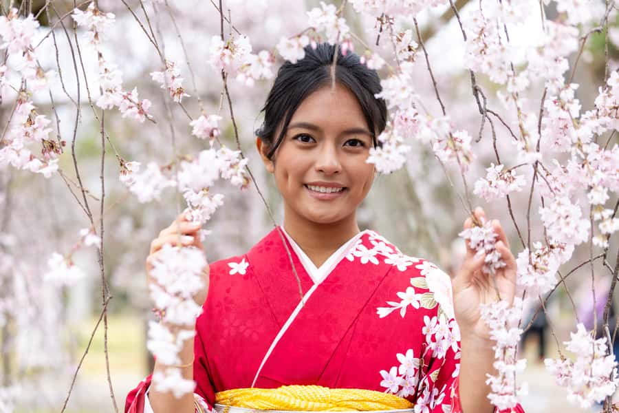 Kyoto Kimono Professional Photoshoot - Receiving the digital photographs