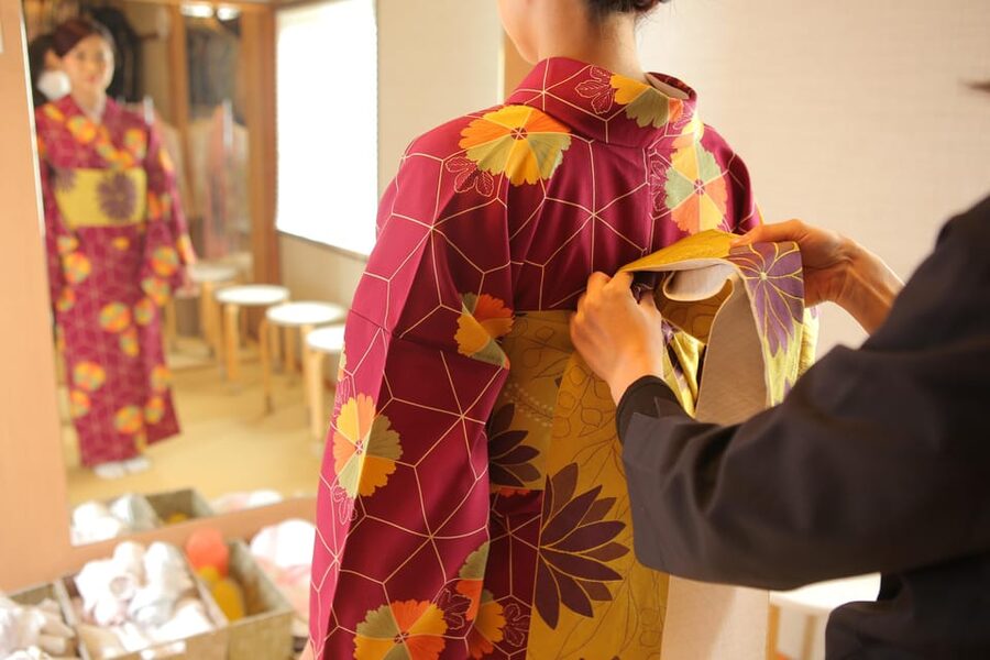 Kyoto : Kiyomizu-dera Temple : kimono and Indoor photo shoot - Private groups and who will enjoy this most