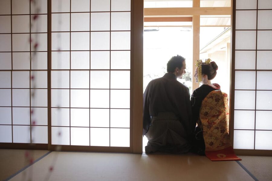 Kyoto kiyomizu Temple : Maiko and Samurai Couple Photoshoot - Getting to the studio from Kiyomizu Temple