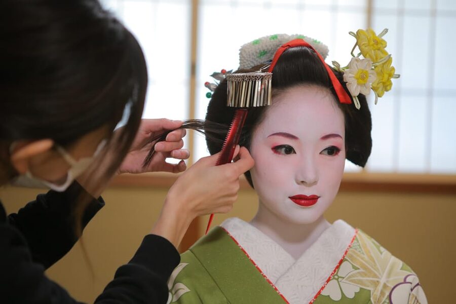 Kyoto: Maiko Makeover and Photoshoot Experience - Who will enjoy this most