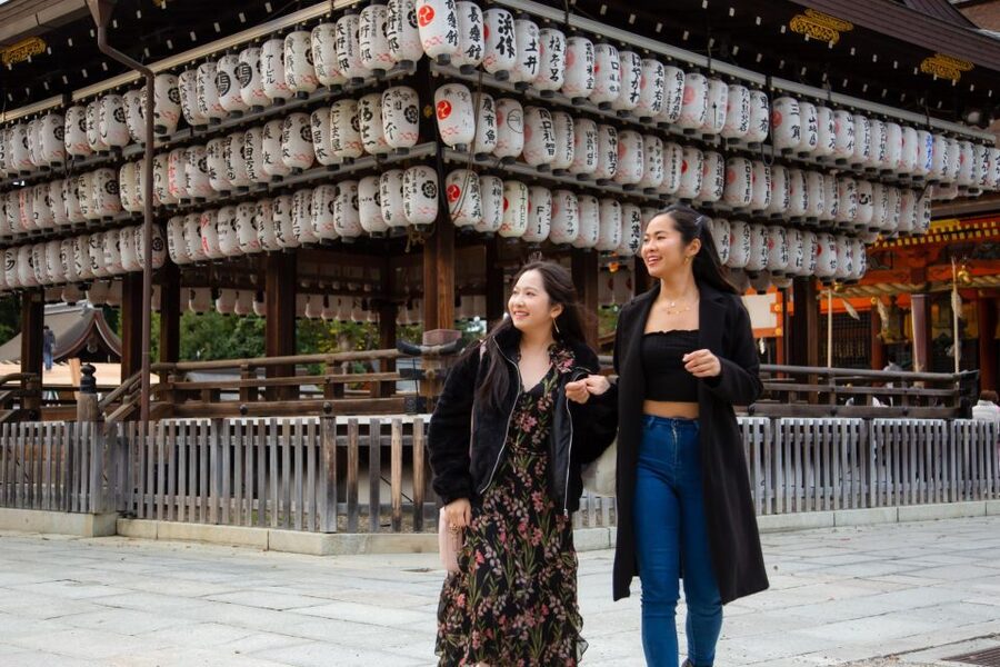 Kyoto: Photo Shoot with a Private Vacation Photographer - Meeting your local photographer in Kyoto