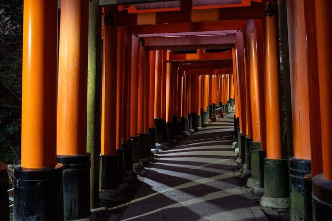 Kyoto Photography Masterclass - Private Photography Lesson - Gion: wooden houses and careful street photography