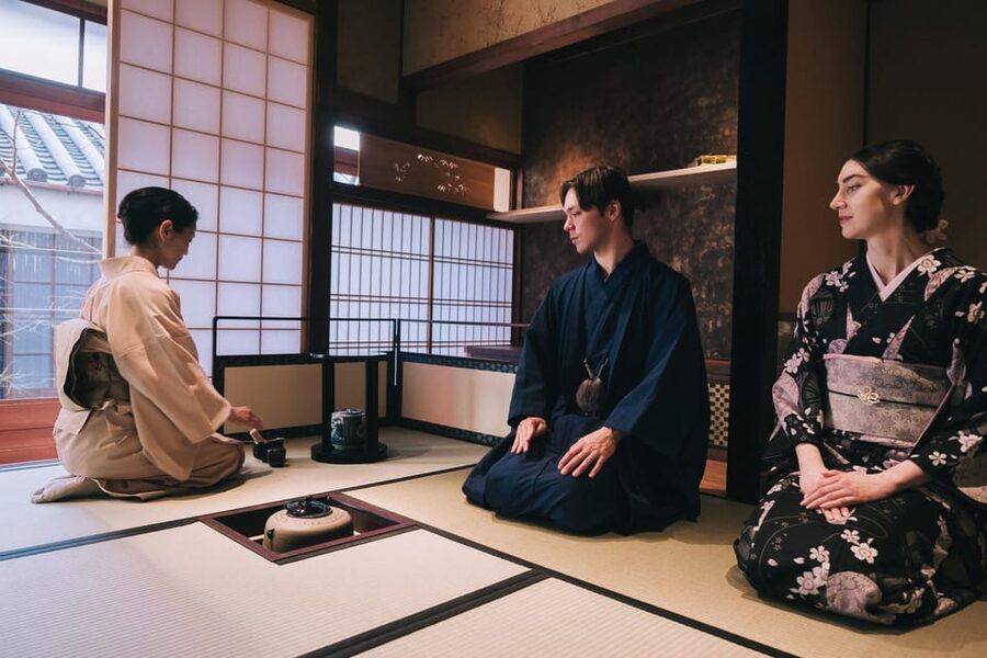 Kyoto: Tea Ceremony with Kimono and Photoshoot - Key points at a glance