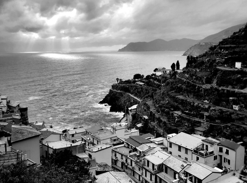 La Spezia: Cinque Terre Tour with Professional Photographer - Why this Cinque Terre photo tour is different