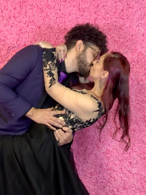 Las Vegas: Cosmic Space Wedding + Spectacular Photography - Language and help for international couples