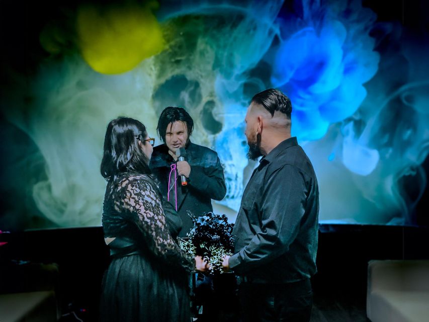 Las Vegas: Haunted House Wedding Ceremony + Photography - How the experience has performed for couples