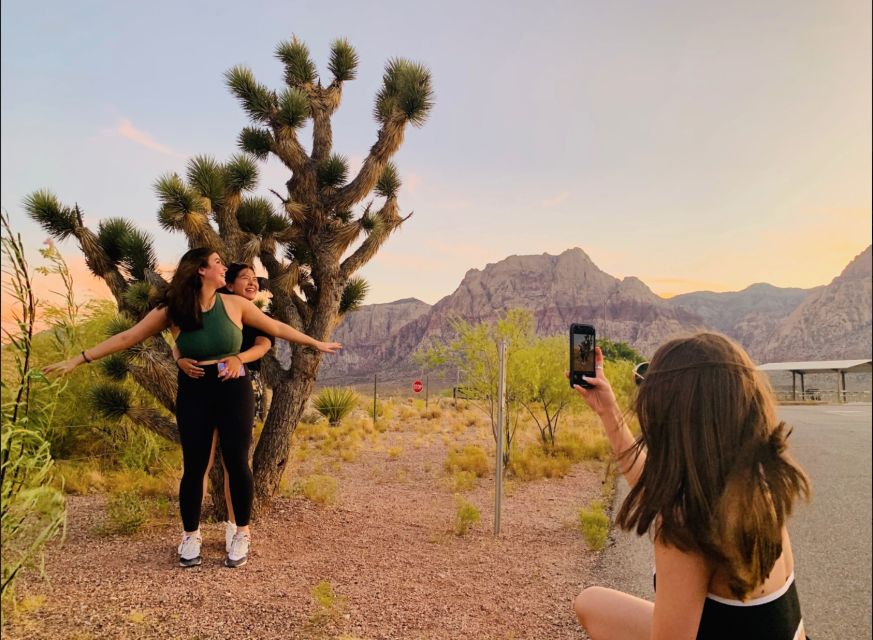 Las Vegas: Sunset Hike and Photography Tour Near Red Rock - Short hikes, uneven ground, and the right fitness level