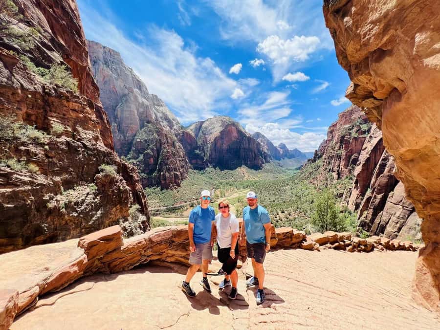 Las Vegas: VIP Guided Photography & Hiking Tour of Zion NP - Key Points