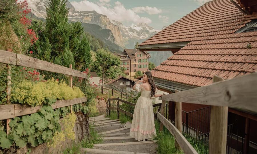 Lauterbrunnen & Wengen: Photoshoot at the best spots. - The 14-minute train to Wengen