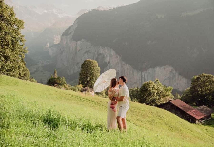 Lauterbrunnen & Wengen: Photoshoot at the best spots. - Staubbachfall and the famous valley view