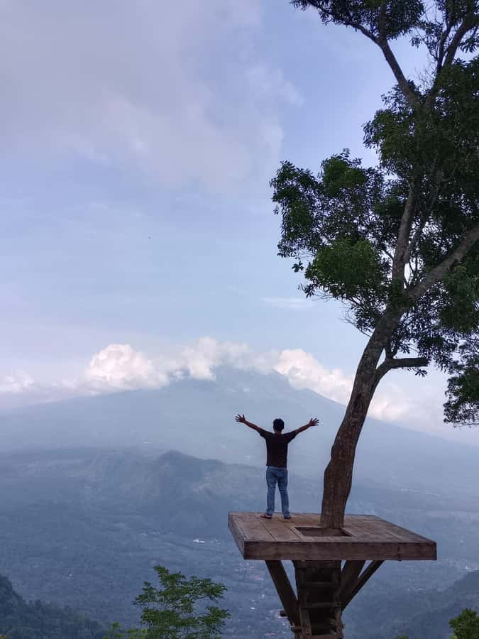 Lempuyang Gate Heaven: Best Famous Spots for Instagram - Lahangan Sweet and the sunrise plan
