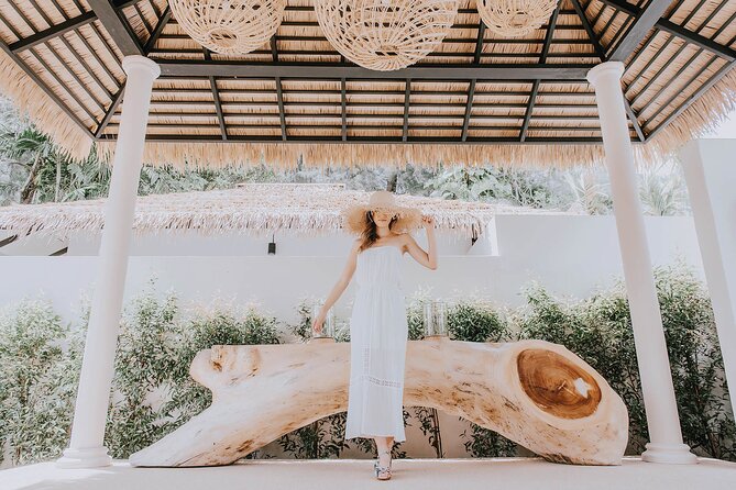 Lifestyle portrait photoshoot in Phuket - Poses, outfits, and making the hour count