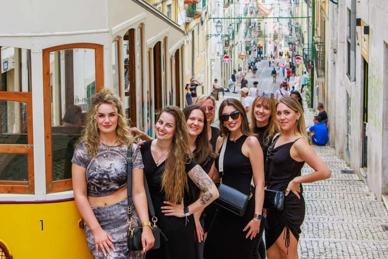 Lisbon: Bachelorette Party Photoshoot Tour - Cais das Colunas and the riverfront opening