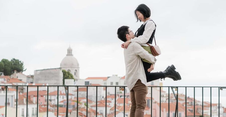 Lisbon: Cinematic Photoshoot with Local Photographer Guide - Key points at a glance