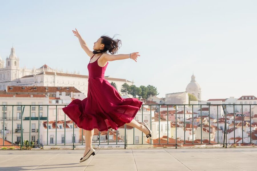 Lisbon: Cinematic Photoshoot with Local Photographer Guide - What makes this Lisbon photoshoot different