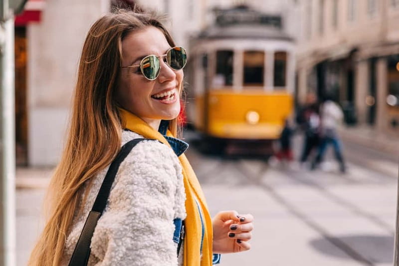 Lisbon: Instagram Hotspots Photoshoot - Bica Funicular and Lisbon’s yellow tram setting