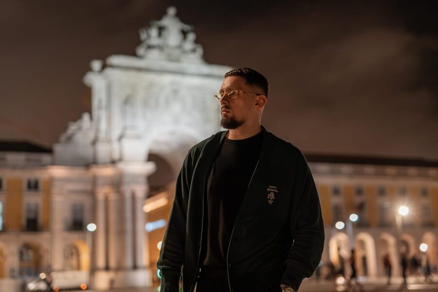 Lisbon lights: A Cinematic Photoshoot at night - Booking and Evening Practicalities