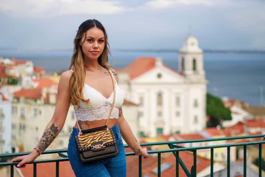 Lisbon: Photoshoot + Video in Alfama | Santa Luzia - What You Receive After the Shoot