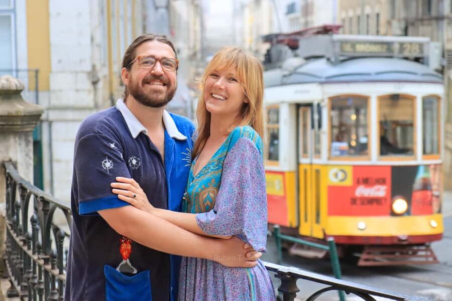 Lisbon: Photoshoot with a Professional Local Photographer - Rua Augusta Arch and Praça do Comércio