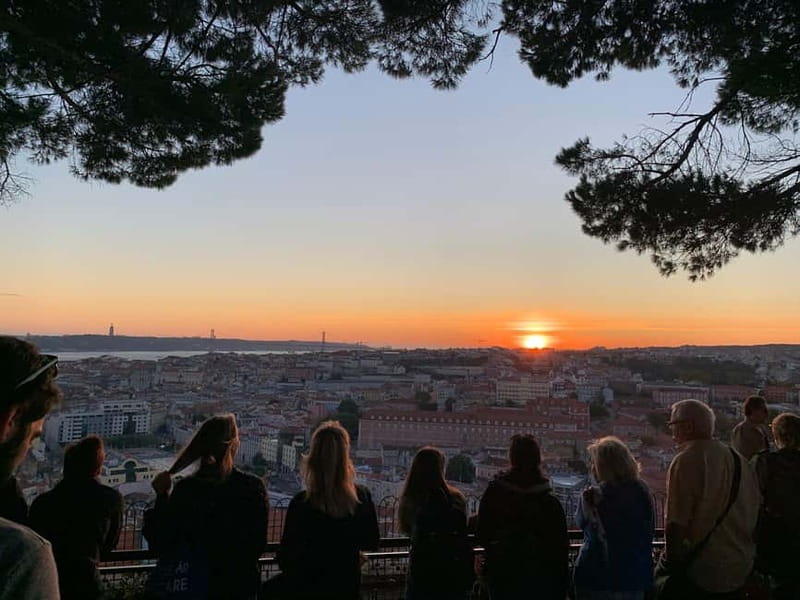 Lisbon TukTuk Tour - Smooth & Fun - Best Instagram Spots - Key points at a glance