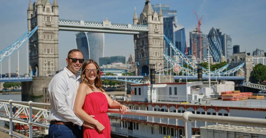 London 60min PRIVATE Personal Vacation & Travel Photographer - Starting at The Ivy Tower Bridge