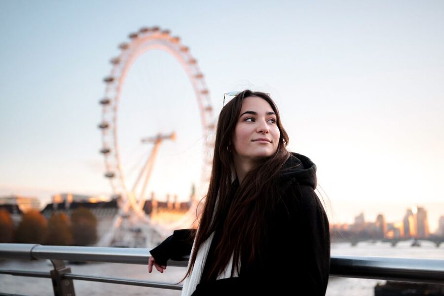 London: A Unique Photoshoot Experience at Famous Sites - The photographers and the people skills