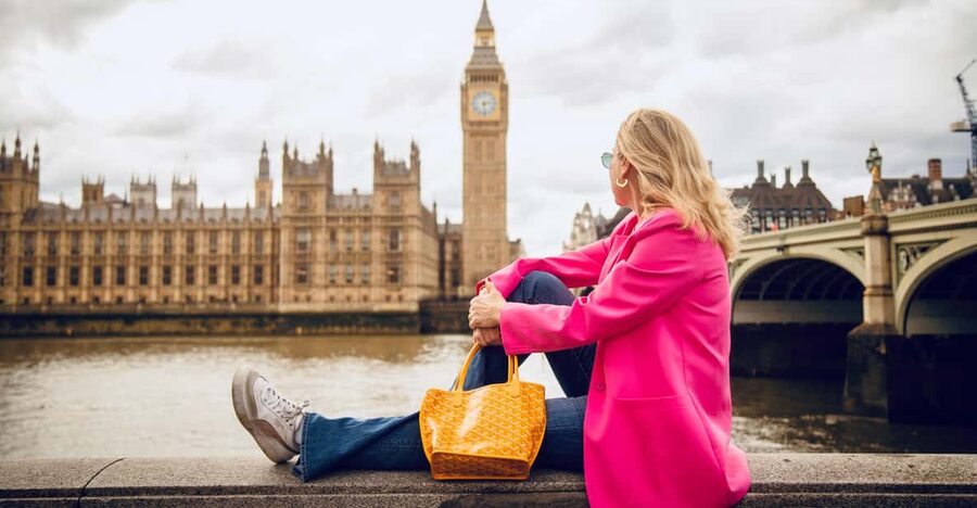 London Customisable 30 minute photoshoot - Pose guidance for adults, children, and solo visitors