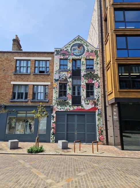 London: East End Instagrammable Street Art & Graffiti Tour - Princelet Street and the meaning behind Stik’s figures