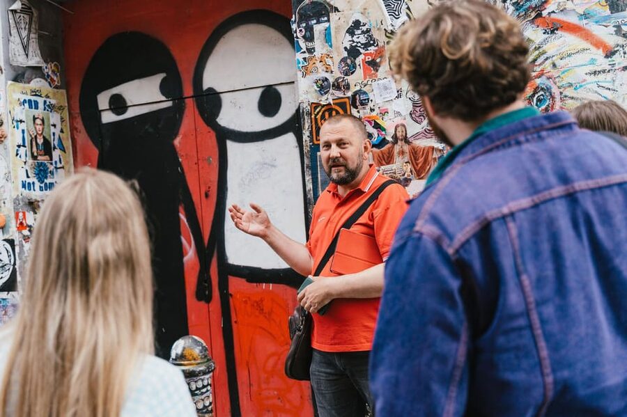London: East End Instagrammable Street Art & Graffiti Tour - Hanbury Street and the giant bird