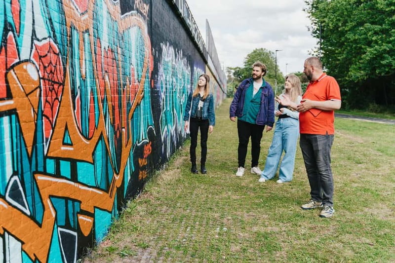 London: East End Instagrammable Street Art & Graffiti Tour - Starting outside Whitechapel Gallery