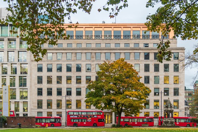 London Photography Masterclass - Private Photography Lesson - Household Division and the move toward Waterloo Bridge