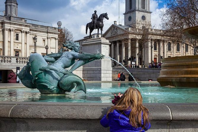 London Photography Tour - Private Tour - Piccadilly Circus: small details and camera handling