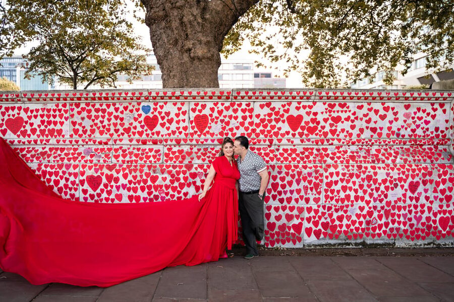 London: Private Flying-dress Photoshoot @jonadress - Big Ben and the 30-minute photo stop