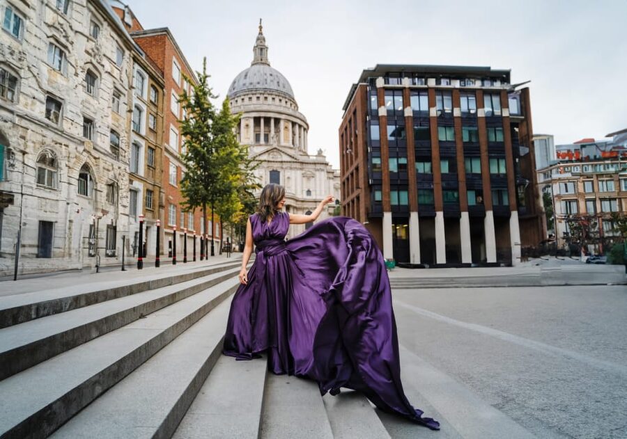 London: Private Flying-dress Photoshoot @jonadress - Meeting on Westminster Bridge