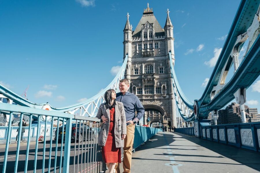 London: Private Photo Session in Westminster - Westminster streets and the red telephone booth