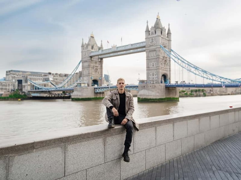 London: Private travel vacation photoshoot -Romantic Special - Short session or 90-minute VIP option