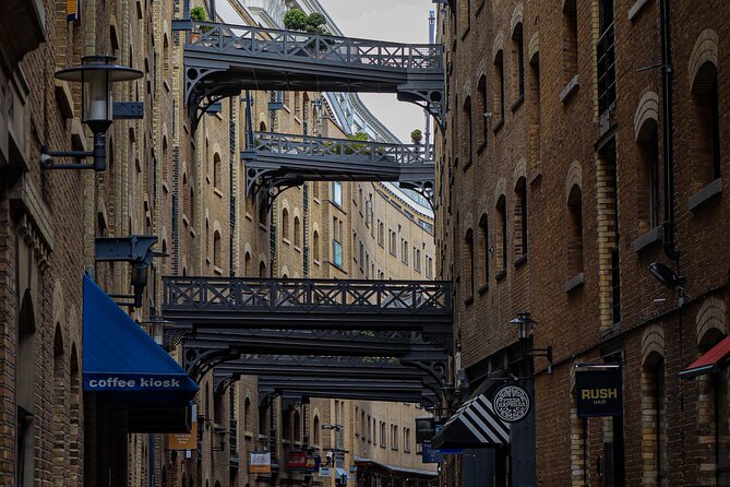London through the lens: Iconic photo spots, hidden gems & food. - The included photos and equipment