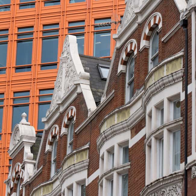 London: West End Photography Walking Tour with Guide - Starting outside the Porcupine Pub