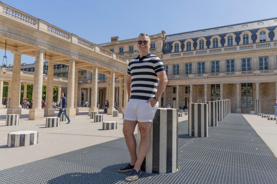 Louvre area photo shoot by Paris photographer - Key points at a glance