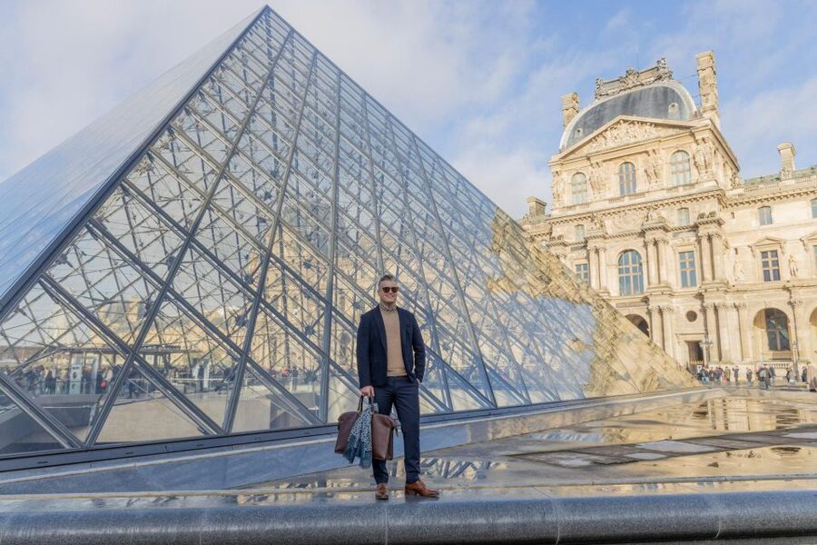 Louvre area photo shoot by Paris photographer - What you actually receive after the session