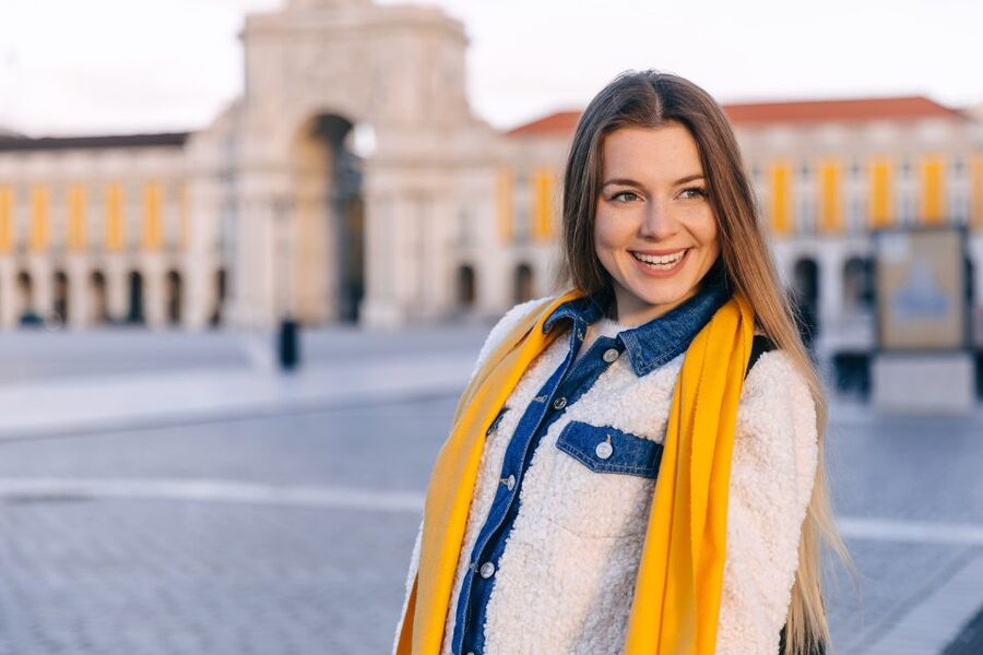 Loving Lisbon: Capture Your Memories with a Photoshoot! - Meeting beneath the Rua Augusta Arch