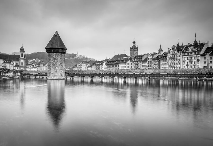 Lucerne: Photography Walking Tour - The Reuss River and the return to the station