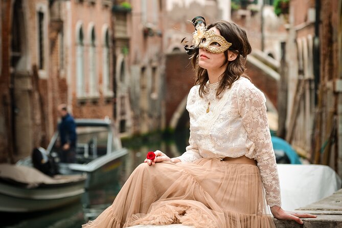Luxurious Photoshoot in Venice - San Marco Square and its grand backdrop