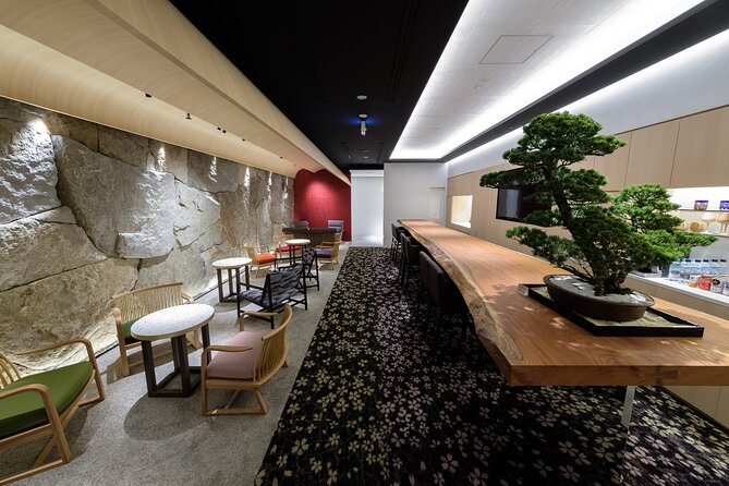 Luxury Kimono Photoshoot at Ginza Tokyo - Women’s uchikake and men’s hakama