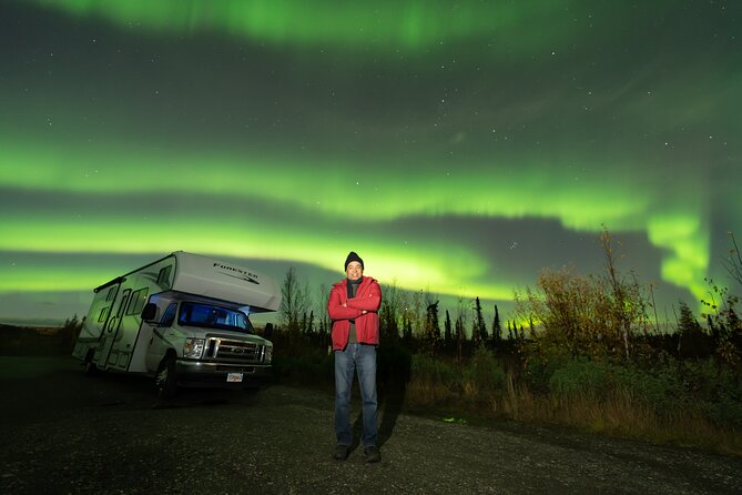 Luxury RV Small Group Aurora Chasing Tour with Photography - Photography help that goes beyond taking a picture