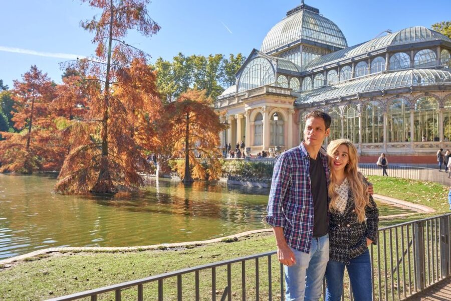 Madrid: Private Photoshoot at the Retiro Park - Is $77 good value for up to five people?
