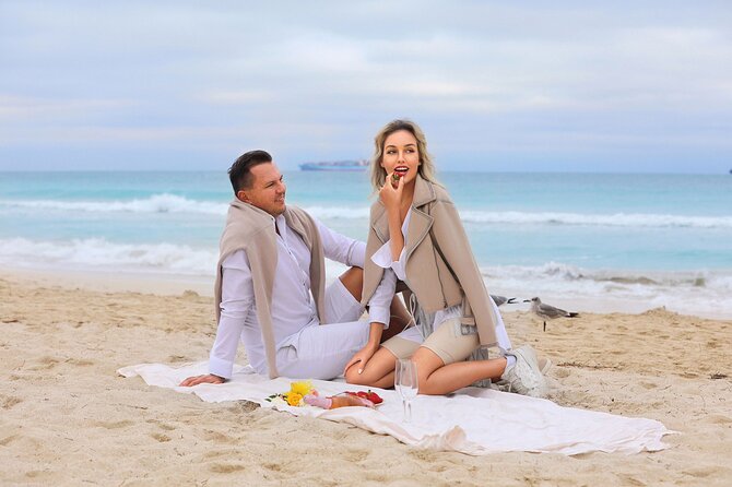 Miami incredible Photoshoot - Private Session with a Professional Photographer - South Beach backdrops in a compact hour