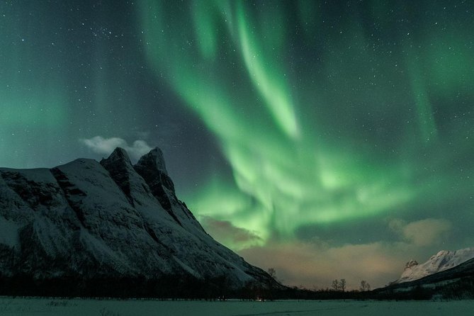Minibus Northern Lights Chase with Photography from Tromsø - Chasing clear skies beyond Tromsø